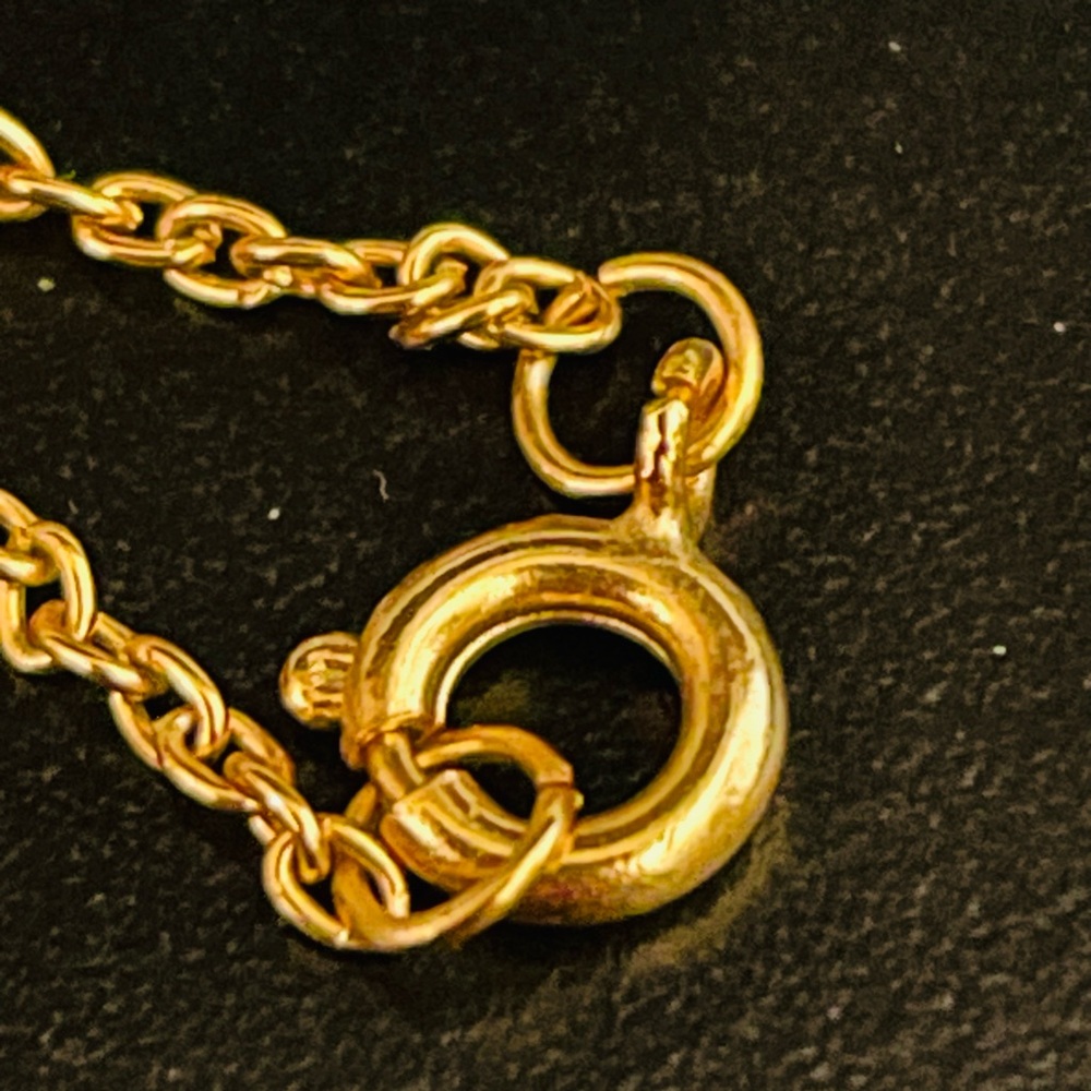 🔴Bundle of Two Gold Tone Necklaces - Picture 8 of 10
